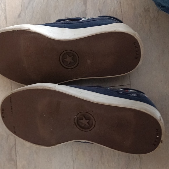 Converse - Picture 3 of 5